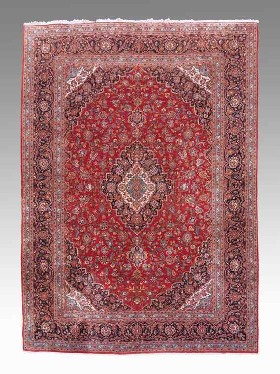 Appraisal: PERSIAN ISPHAHAN HAND KNOTTED WOOL RUG ' '' x '