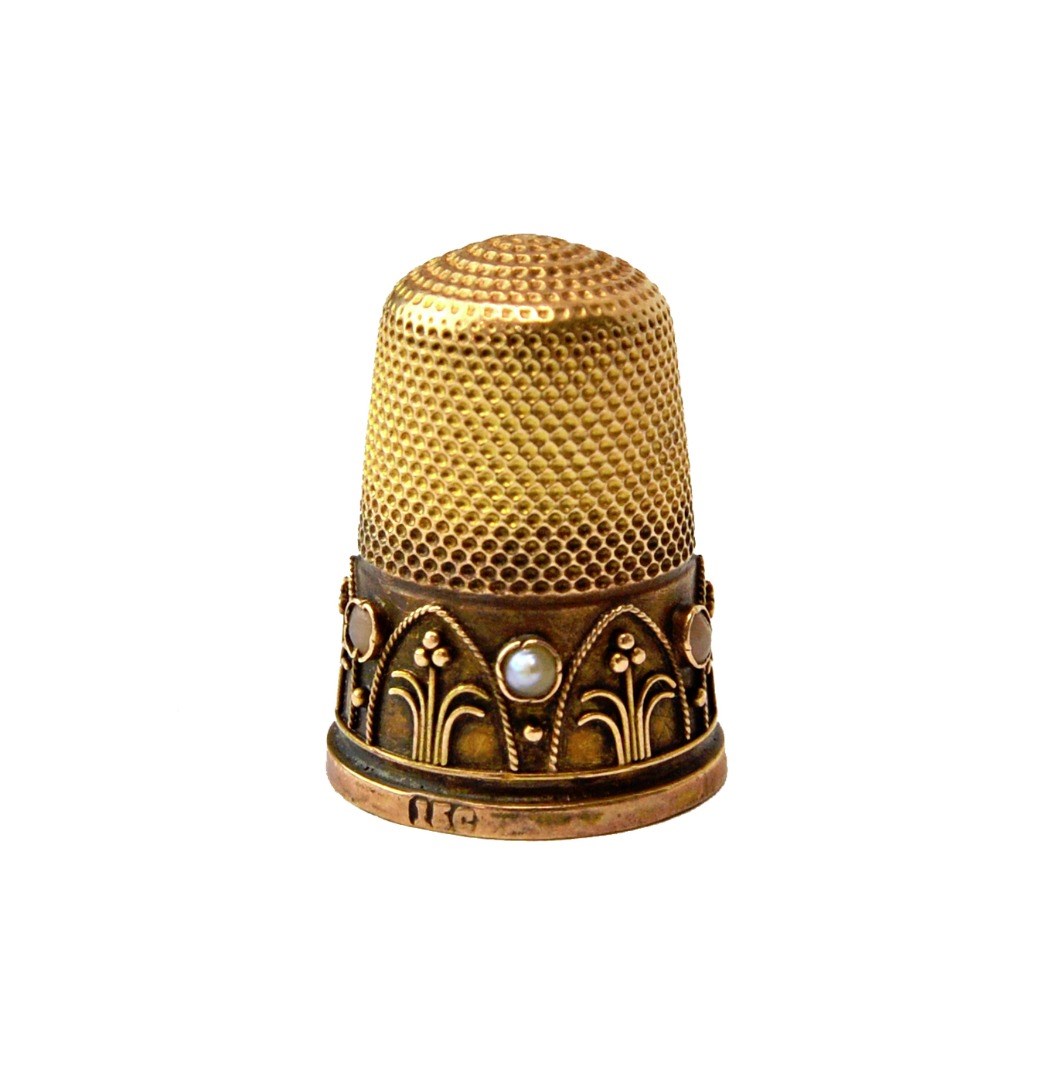 Appraisal: A Victorian ct gold and seed pearl set thimble with