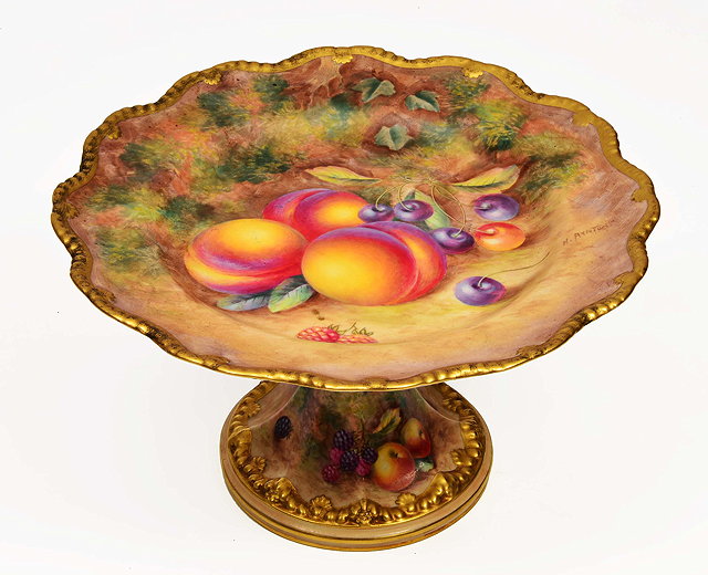 Appraisal: A TH CENTURY ROYAL WORCESTER COMPORT painted with fruit within