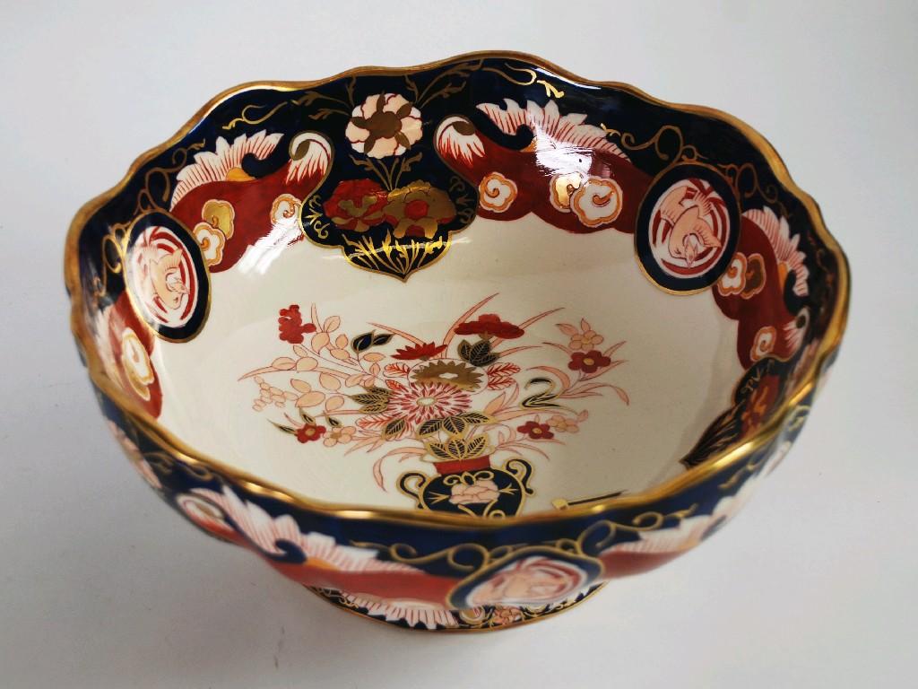 Appraisal: A NINETEENTH CENTURY 'MASON'S IMPERIAL' IRONSTONE CHINA LARGE BOWL with