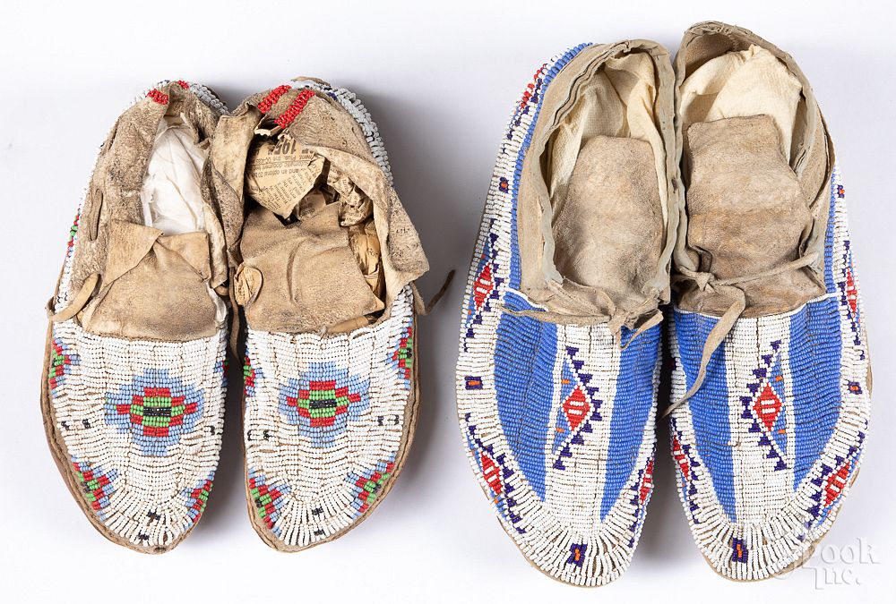 Appraisal: Two pairs of Sioux Indian moccasins Two pairs of Sioux