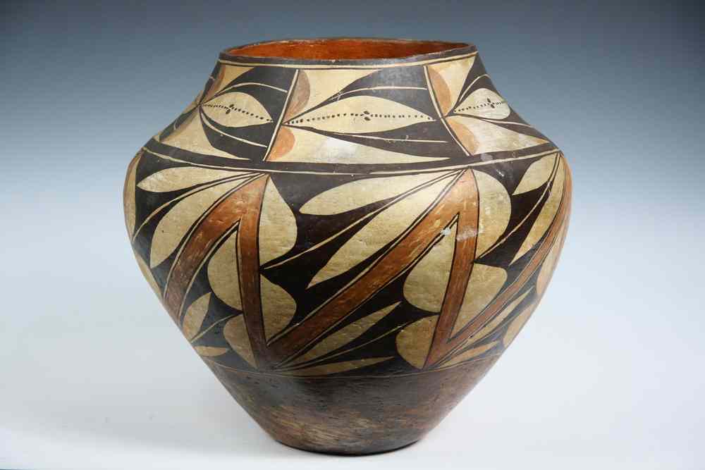 Appraisal: NAVAJO POT - Navajo Painted Olla Pot with overall strong