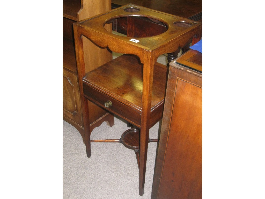 Appraisal: Georgian mahogany washstand