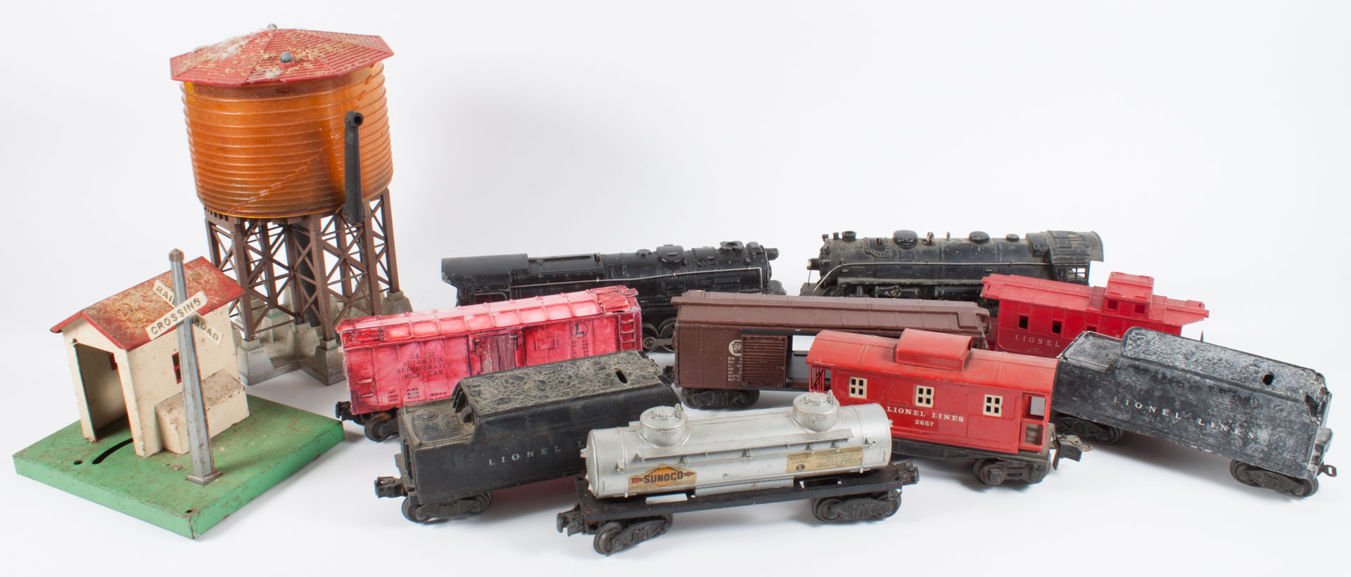 Appraisal: Lionel steam locos rolling stock accessories includes - steam locomotive