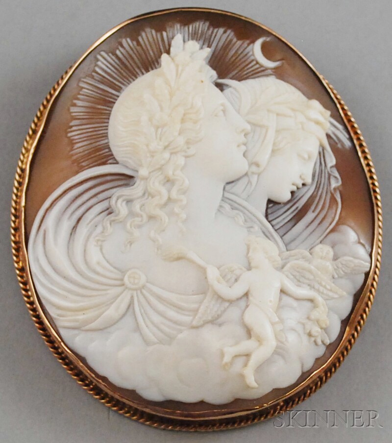 Appraisal: kt Gold-framed Shell-carved Cameo Brooch with finely detailed carving depicting