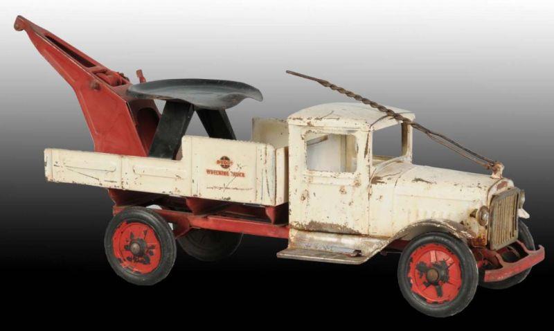 Appraisal: Pressed Steel Buddy L Sit-N-Ride Wrecker Description American Complete original