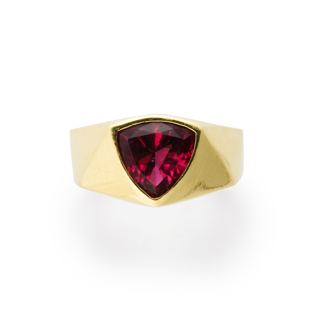 Appraisal: A PINK TOURMALINE AND EIGHTEEN KARAT GOLD RING A pink