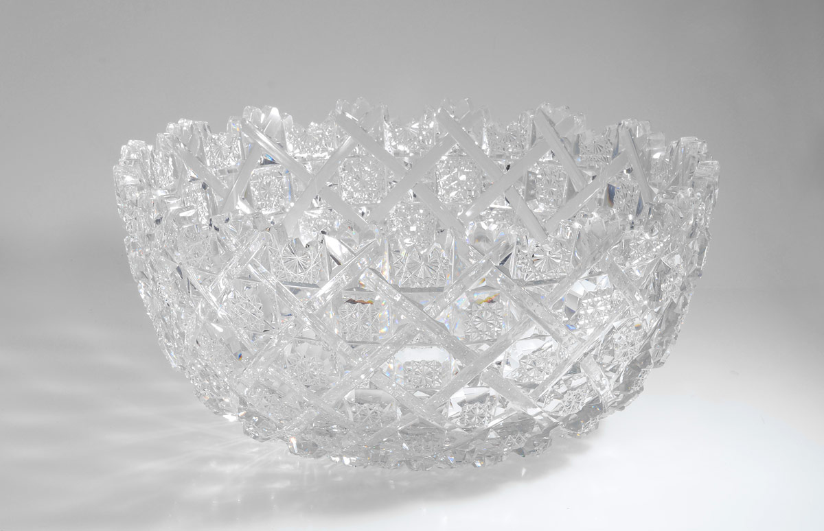 Appraisal: AMERICAN BRILLIANT CUT GLASS BOWL '' diameterCONDITION Two chips to