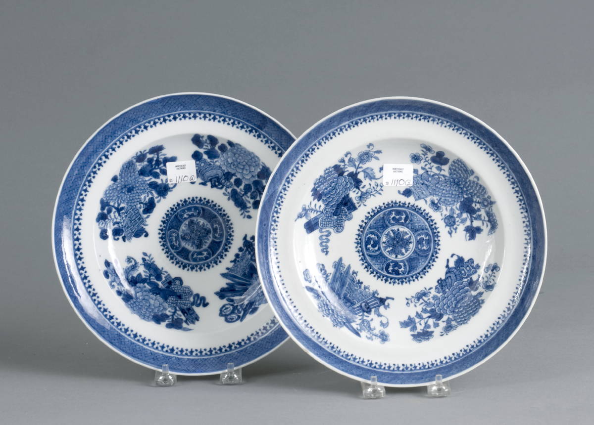 Appraisal: TWO CHINESE EXPORT PORCELAIN BLUE FITZHUGH PLATES Diameter of each