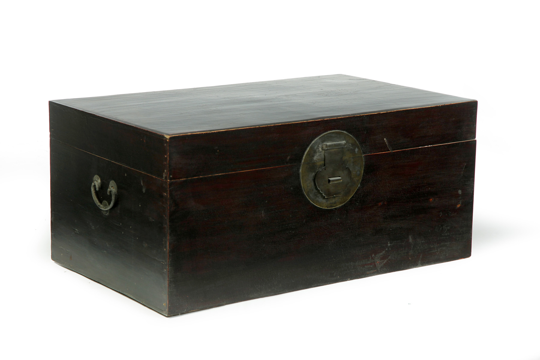 Appraisal: CHINESE CAMPHOR TRUNK Early th century Dovetailed case with black