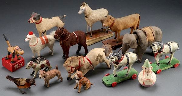 Appraisal: A COLLECTION OF VINTAGE ANIMAL TOYS AND FIGURES A COLLECTION