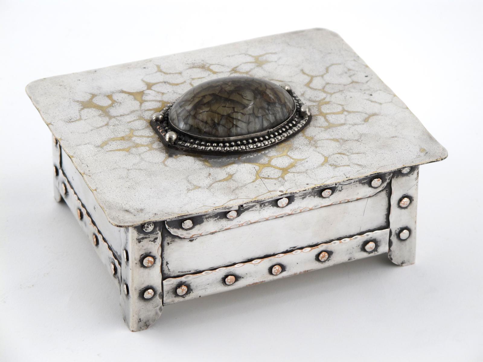 Appraisal: An Arthur John Seward Homespun electroplated box with hinged