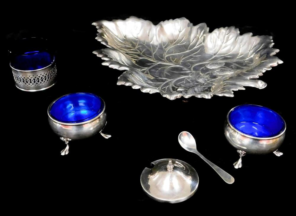 Appraisal: STERLING Five pieces of serving ware marked sterling including leaf