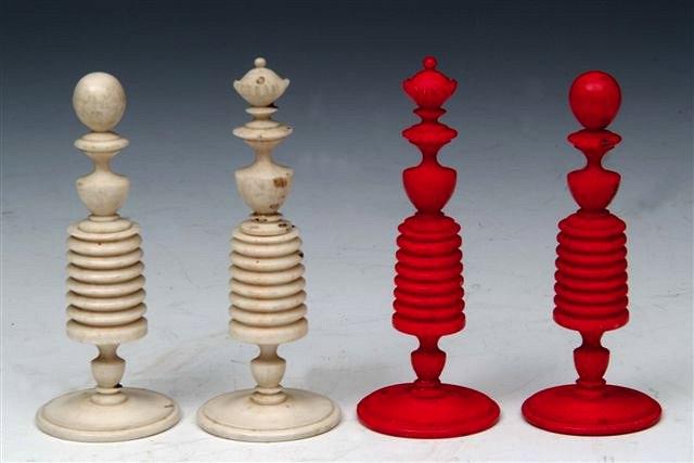 Appraisal: A TURNED IVORY CHESS SET high