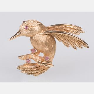 Appraisal: A kt Yellow Gold Hummingbird Form Brooch A kt Yellow