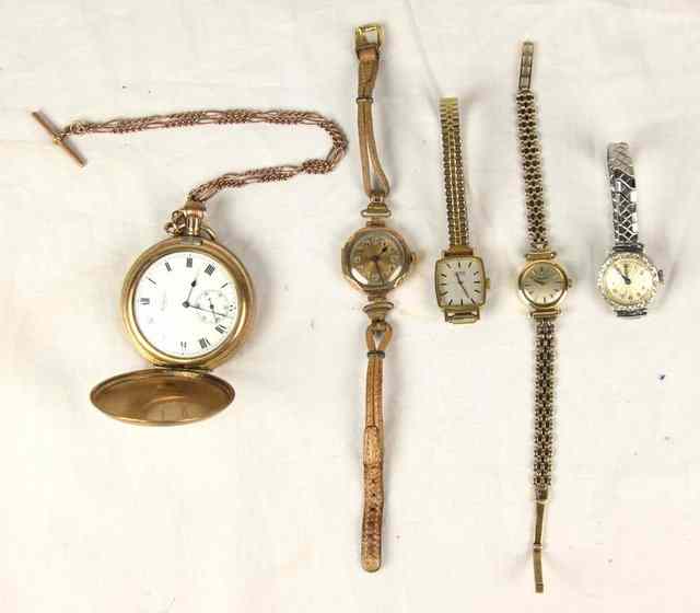 Appraisal: A gentleman's hunter pocket watch with engine turned decoration to