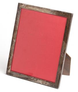 Appraisal: Vintage Sterling Silver Photo Frame With small etched bird holding