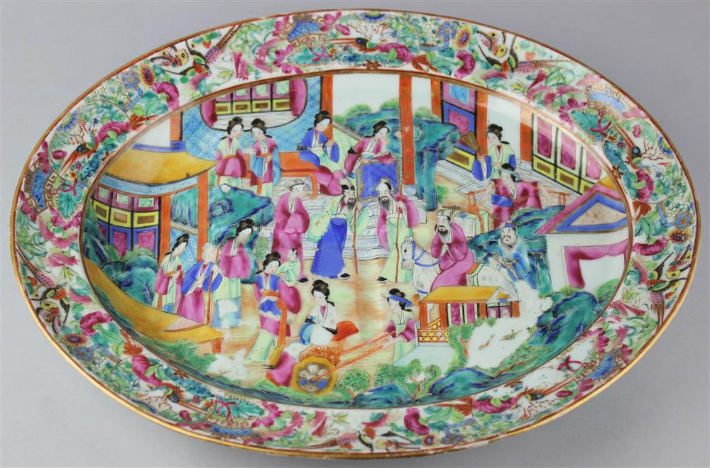 Appraisal: CHINESE EXPORT ROSE MEDALLION WELL TREE PLATTER CIRCA the oval