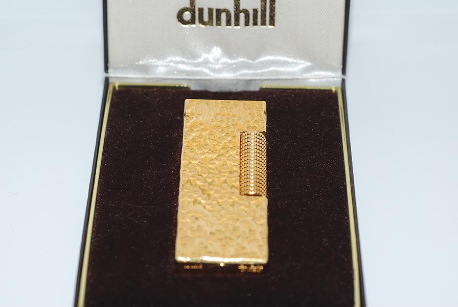 Appraisal: A DUNHILL LIGHTER IN GOLD PLATED FINISH BOXED A DUNHILL