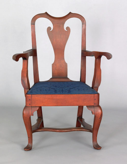 Appraisal: Delaware Valley Queen Anne walnut armchair ca the yoke crest