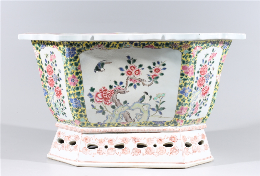 Appraisal: Large Chinese famille rose enameled porcelain planter with allover floral