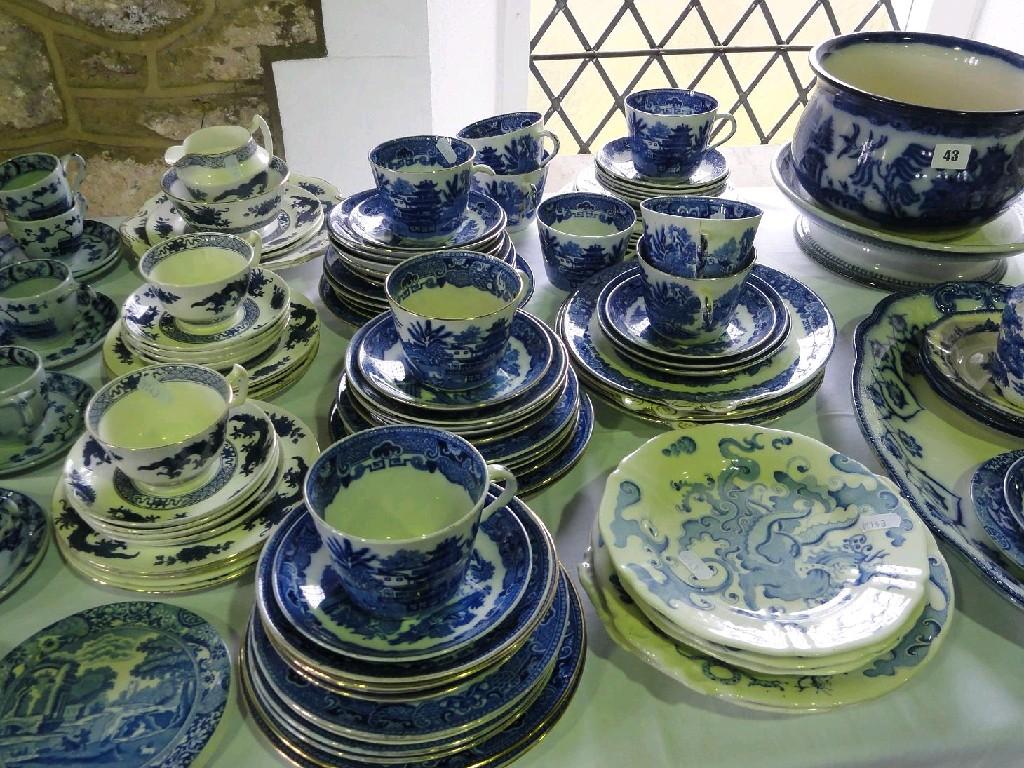 Appraisal: A quantity of th century and other blue and white