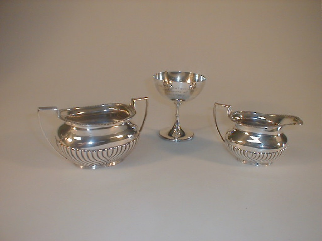 Appraisal: An Edward VII silver milk jug and sugar bowl of