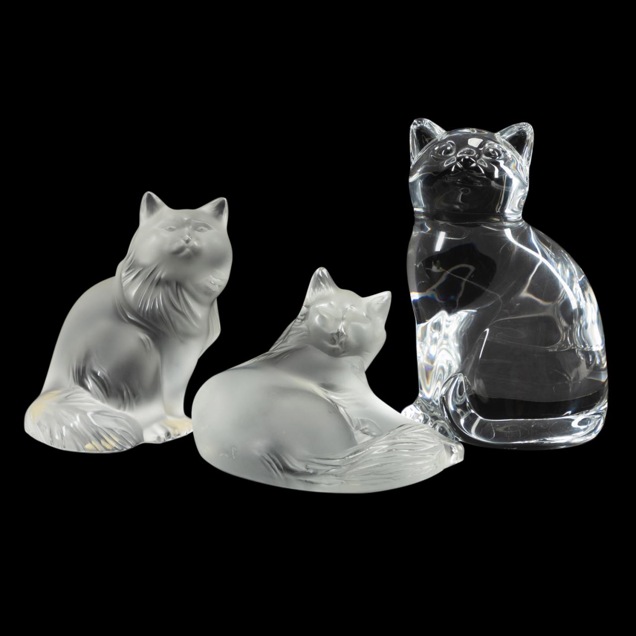 Appraisal: THREE CRYSTAL CAT FIGURINES INCLD STEUBEN Three crystal cat figurines