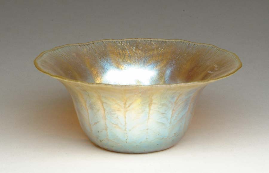 Appraisal: TIFFANY BOWL Beautiful Tiffany gold favrile bowl has stretched iridescence