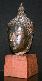 Appraisal: A late th century Sukhothai Buddha head in bronze