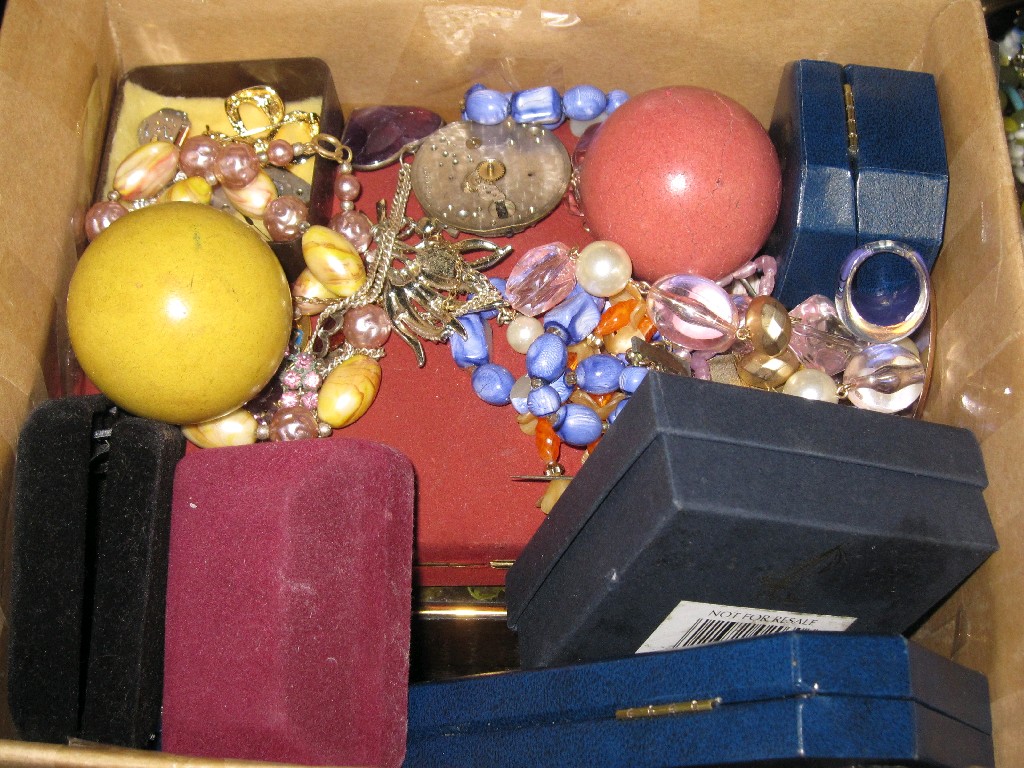 Appraisal: Box of costume jewellery