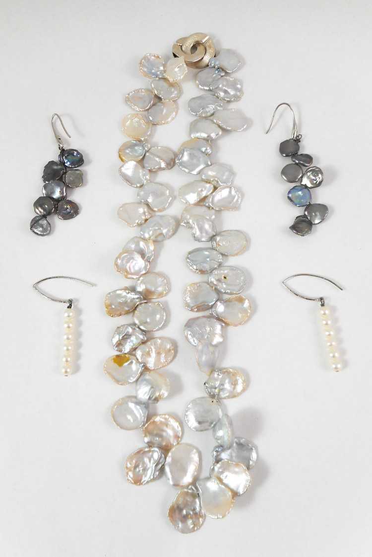 Appraisal: PEARL CHOKER WITH TWO PAIR PEARL EARRINGS the white Keishi