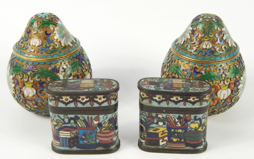 Appraisal: A pair of early thC Chinese champlev enamel oval sleeve