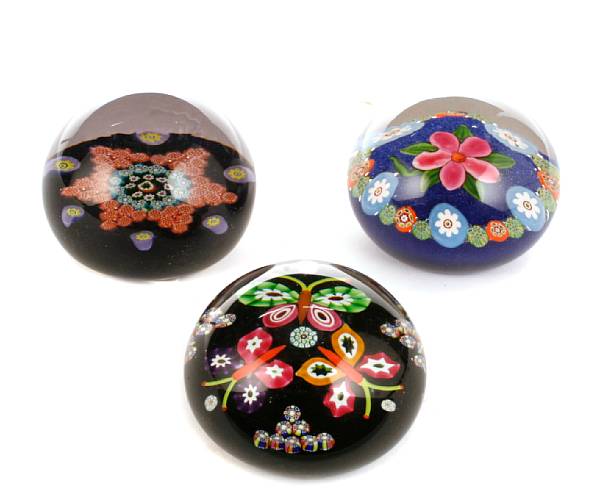 Appraisal: A group of three glass paperweights attributed to Paul Ysart