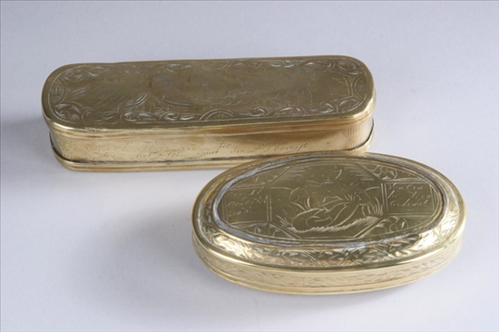 Appraisal: TWO DUTCH BRASS TOBACCO BOXES th century One oval one