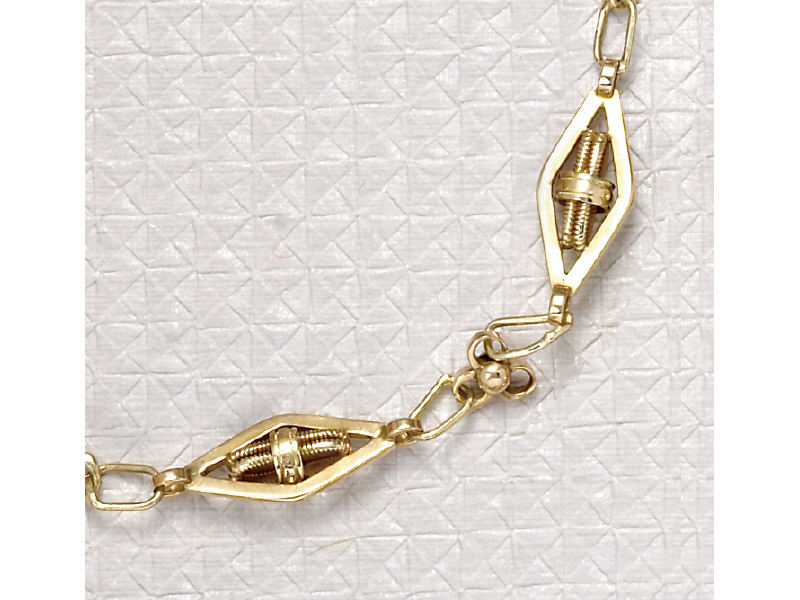 Appraisal: DESIGNED LINK CHAIN NECKLACE k yellow gold with open geometric