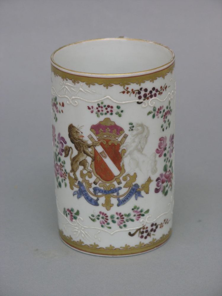 Appraisal: A th century Samson armorial porcelain mug cylindrical shape painted