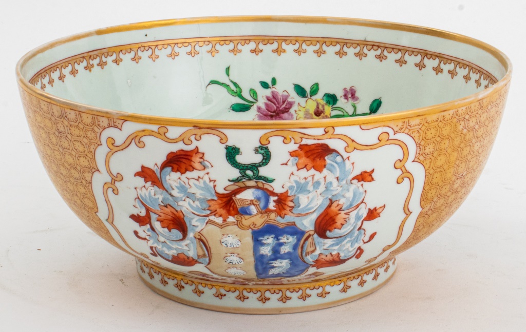 Appraisal: SAMSON ATTR ARMORIAL PORCELAIN BOWL Samson attributed armorial porcelain bowl