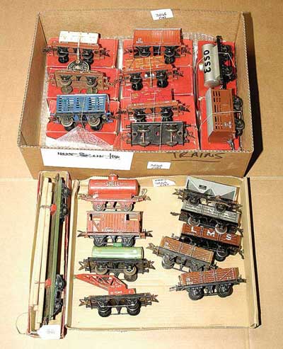 Appraisal: Hornby O Gauge miscellaneous quantity of Pre-war -wheel Goods Rolling