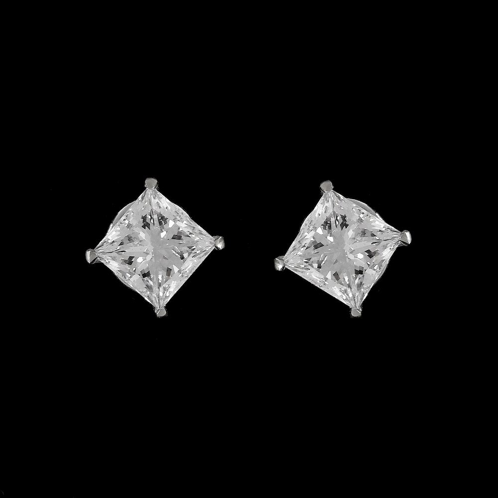 Appraisal: ct TW Diamond and K Ear Studs Contemporary GIA and