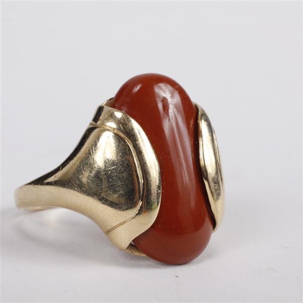 Appraisal: Yellow gold k vintage mod carnelian ring dwt Size