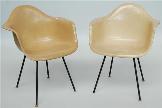 Appraisal: PAIR EAMEN CHAIRS A pair of mid th C modern