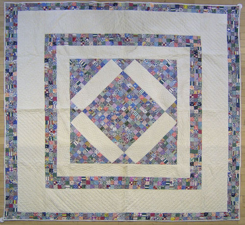 Appraisal: Pieced diamond in square quilt early th c x