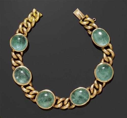 Appraisal: GOLD AND EMERALD BRACELET Austria ca Yellow gold Casual-elegant solid