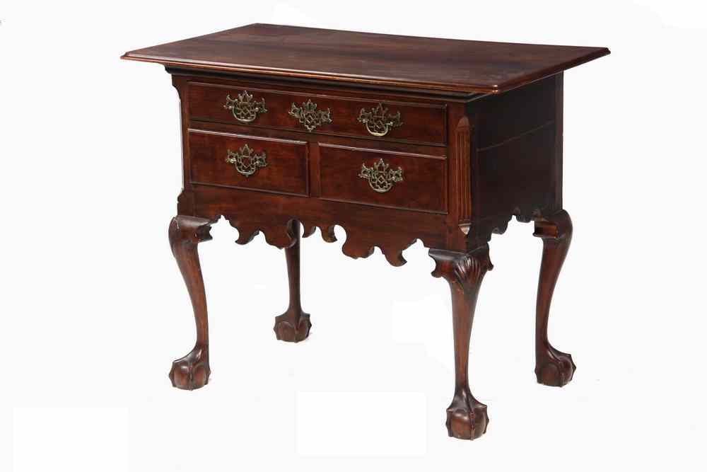 Appraisal: LOW BOY - Chippendale Period Pennsylvania Low Boy in walnut