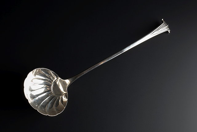 Appraisal: A SILVER ONSLOW PATTERN SOUP LADLE with shell shaped bowl