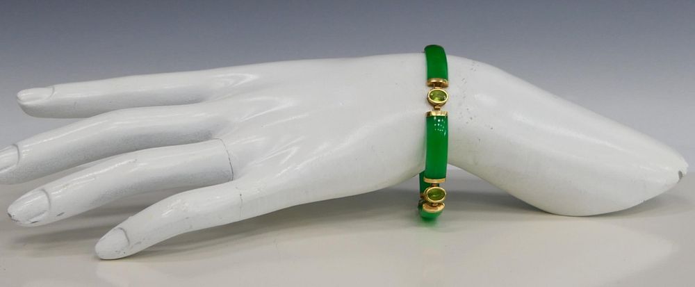 Appraisal: CHINESE KT Y GOLD JADEITE LADIES BRACELET Measures long with