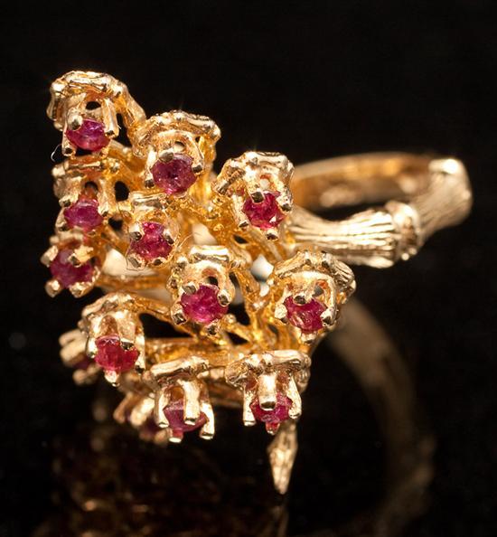 Appraisal: Lady's K yellow gold and ruby ring size