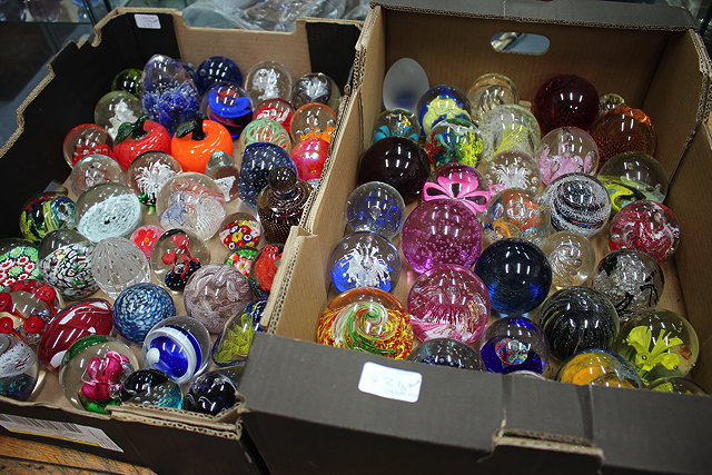 Appraisal: A LARGE COLLECTION OF UNSIGNED GLASS PAPERWEIGHTS to include various