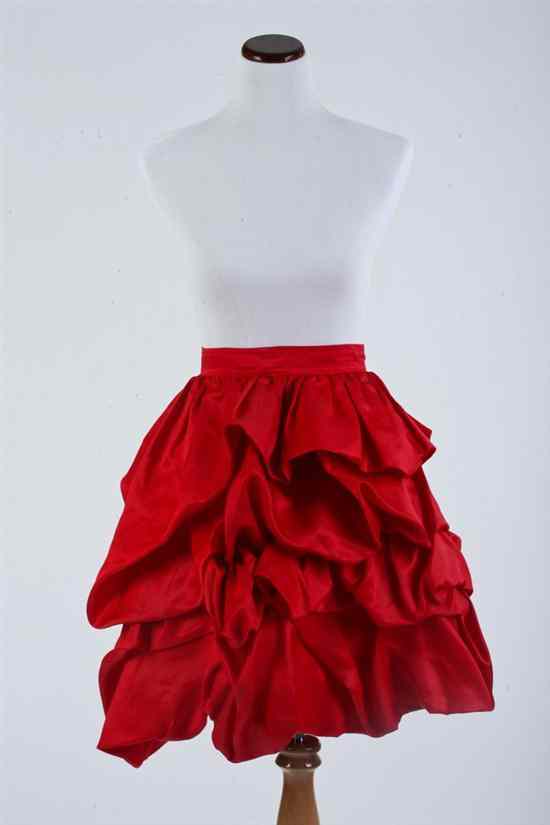 Appraisal: ANGELO TARLAZZI RED SILK RUFFLED SKIRT s size Hidden side